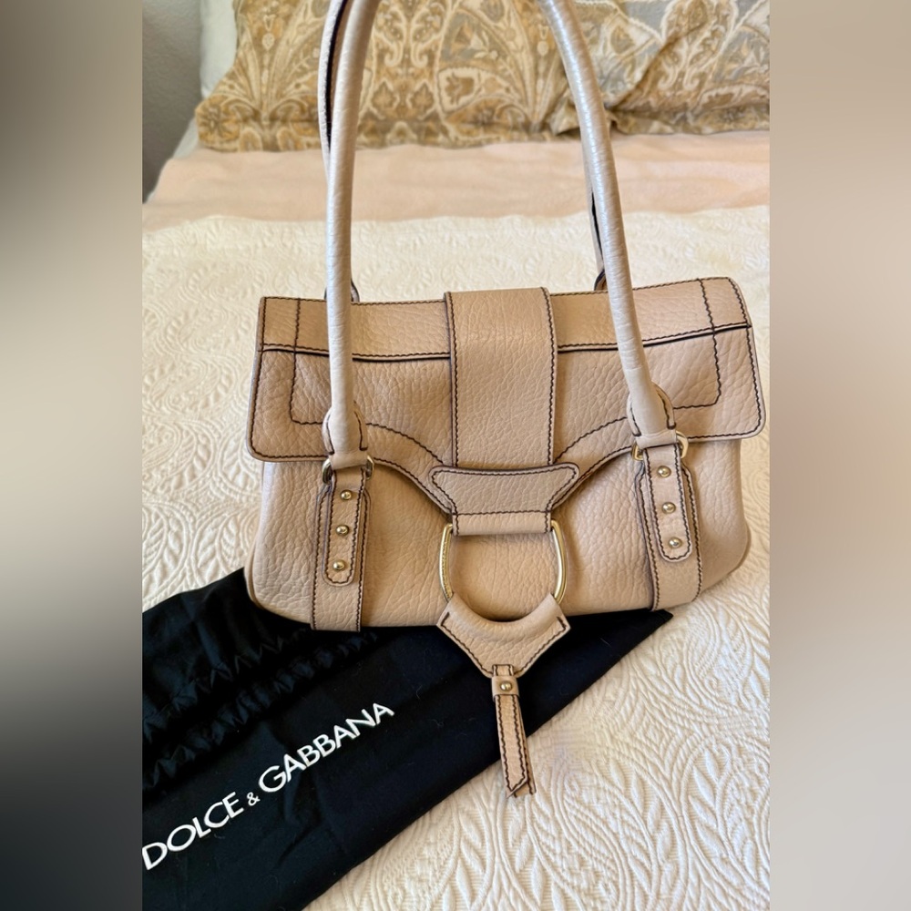 Dolce & Gabbana Vintage Beige Leather D-Ring Shoulder Bag 
💫💙🩷✨💥HOST PICK 💥✨🩷💙💫